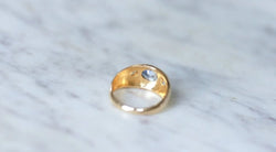 Bague jonc saphir de Ceylan et diamants - Castafiore