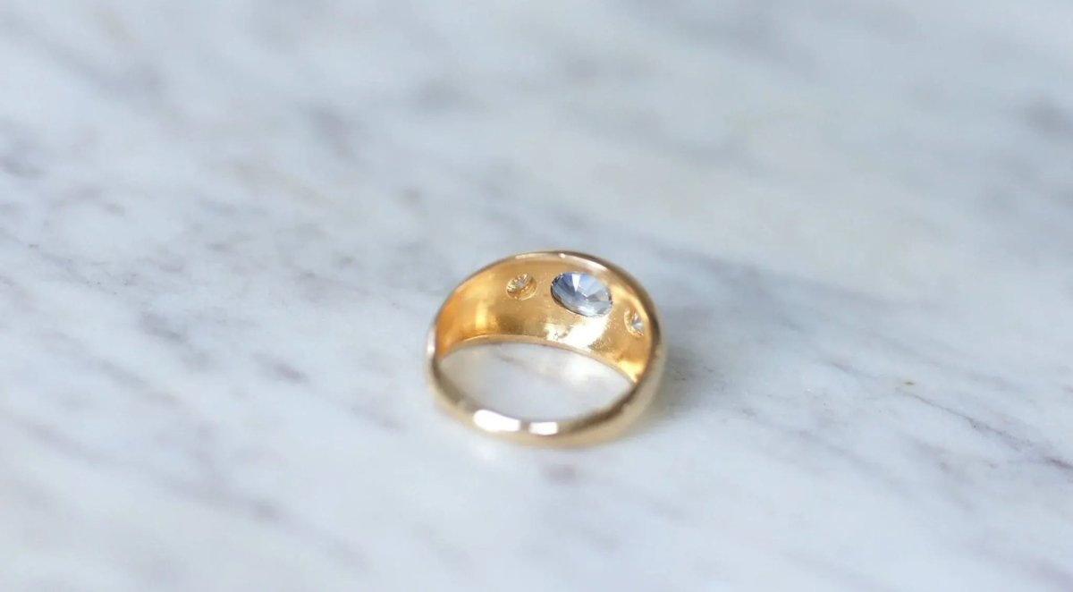 Bague jonc saphir de Ceylan et diamants - Castafiore