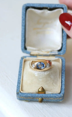 Bague jonc saphir de Ceylan et diamants - Castafiore