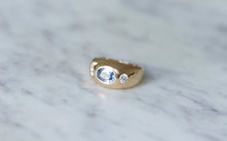 Bague jonc saphir de Ceylan et diamants - Castafiore