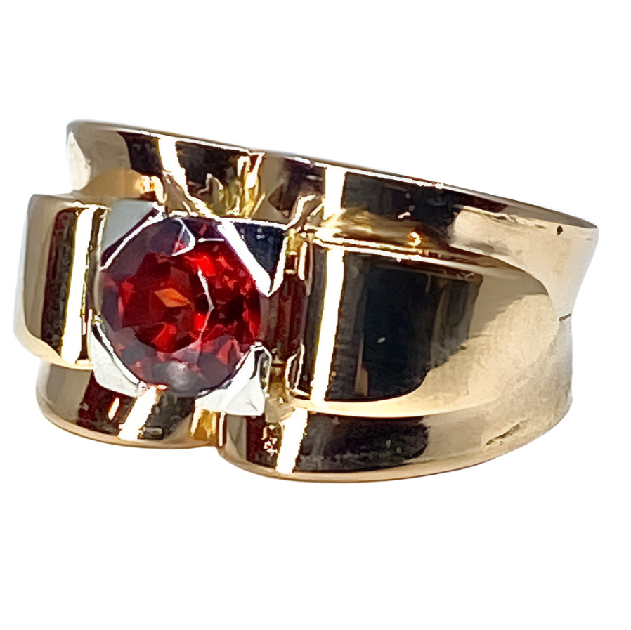 Bague jonc Tank en or 18 carats ornée d’une pierre rouge - Castafiore