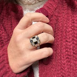 Bague Jonc VAN CLEEF & ARPELS. en or jaune, onyx et diamants - Castafiore