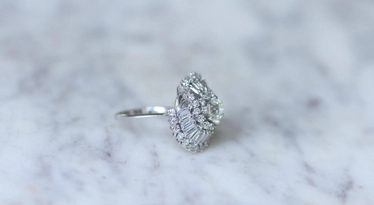 Bague Jupe Diamant Baguette 3.34 Cts Or Blanc - Castafiore