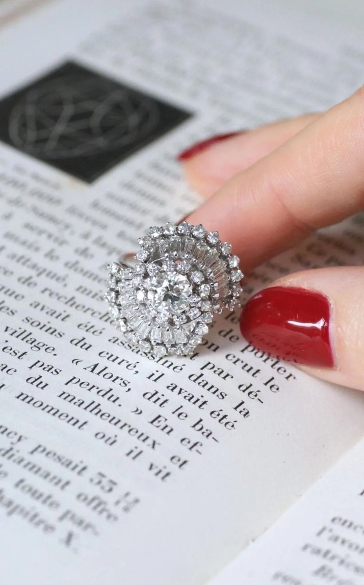 Bague Jupe Diamant Baguette 3.34 Cts Or Blanc - Castafiore