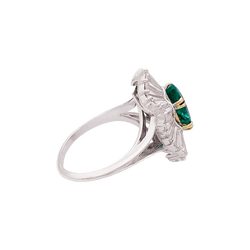 Bague "Jupe" en or jaune, platine, émeraude et diamants - Castafiore