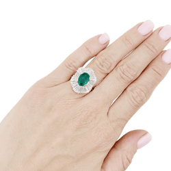 Bague "Jupe" en or jaune, platine, émeraude et diamants - Castafiore