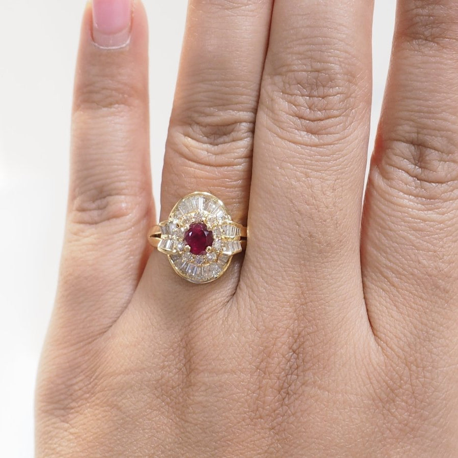 Bague jupe en or jaune, rubis et diamants - Castafiore