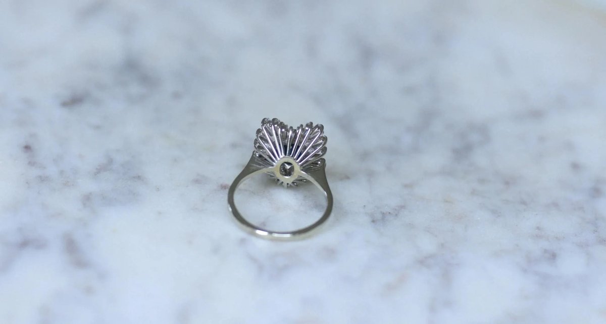 Bague Jupe Saphir et Diamants sur Or Blanc - Castafiore