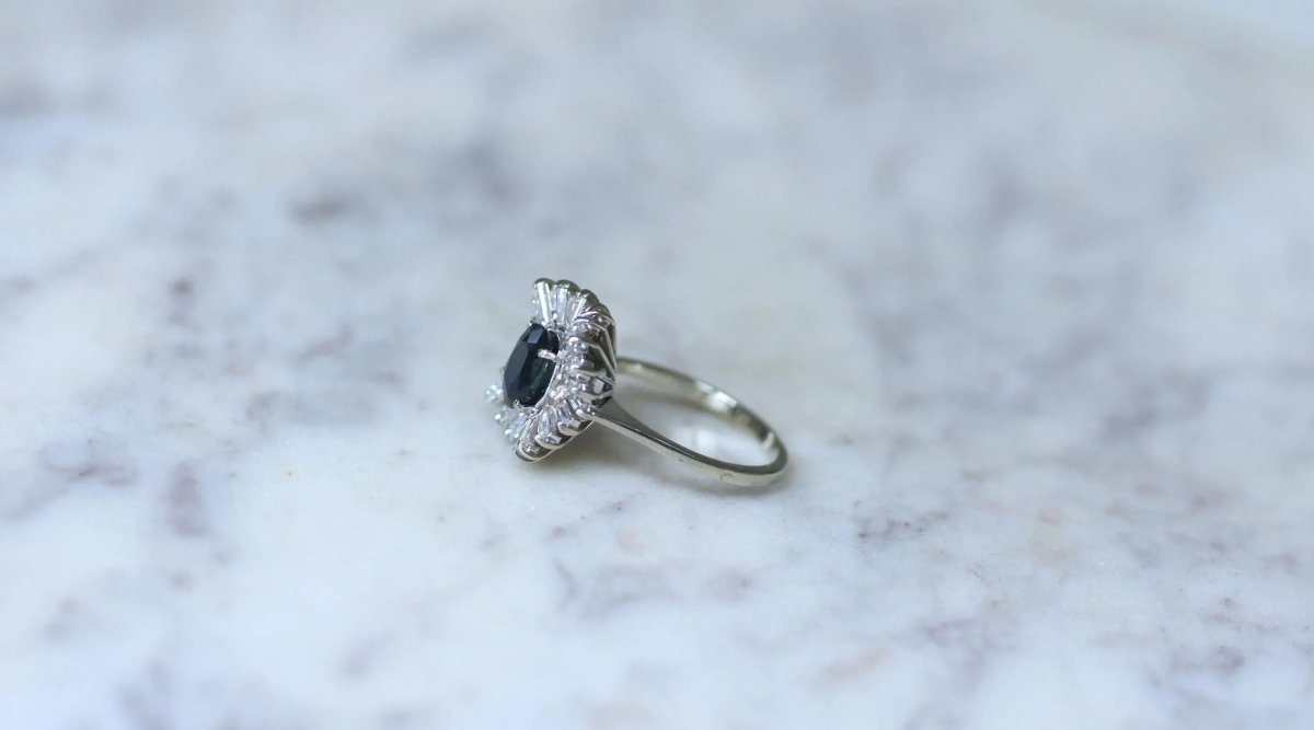 Bague Jupe Saphir et Diamants sur Or Blanc - Castafiore