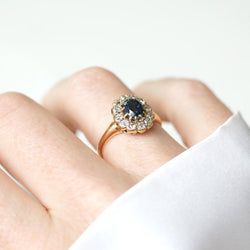 Bague Marguerite Ancienne Saphir 0,85 Cts et Diamants sur Or jaune - Castafiore