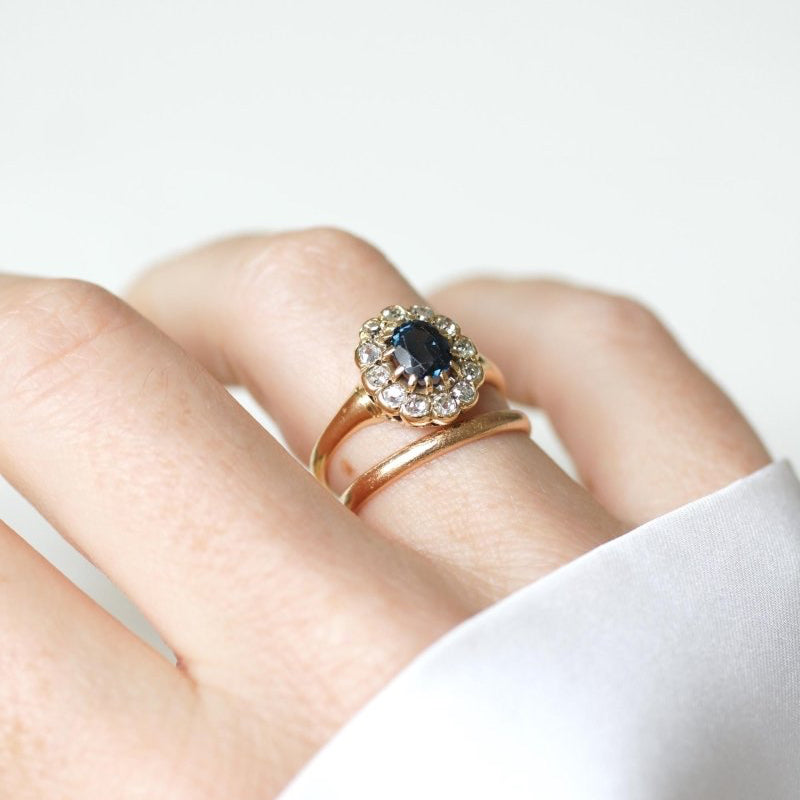 Bague Marguerite Ancienne Saphir 0,85 Cts et Diamants sur Or jaune - Castafiore