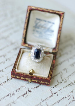 Bague Marguerite Art Déco Saphir 3,00 Cts & Diamants - Castafiore