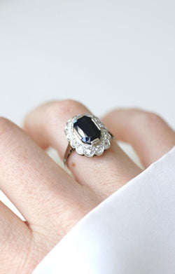 Bague Marguerite Art Déco Saphir 3,00 Cts & Diamants - Castafiore