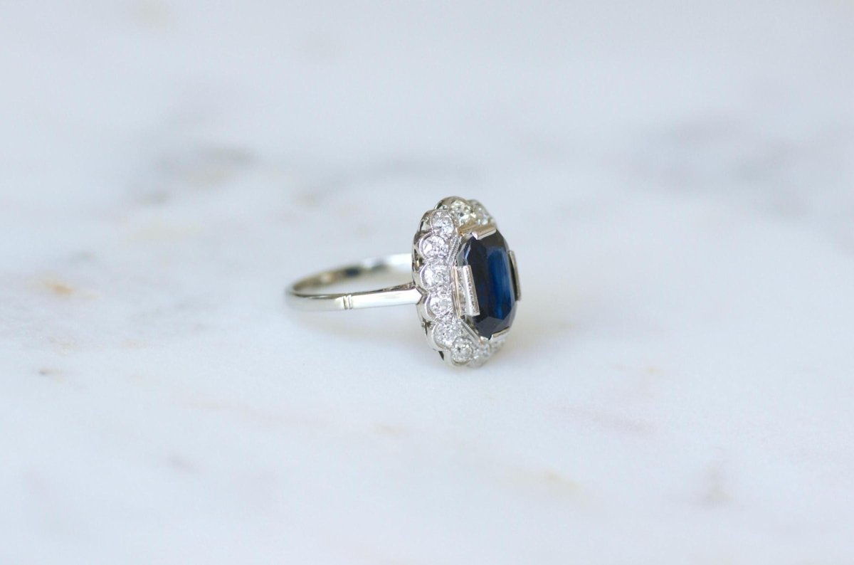 Bague Marguerite Art Déco Saphir 3,00 Cts & Diamants - Castafiore