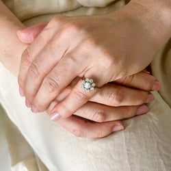Bague Marguerite diamants en or blanc et platine - Castafiore