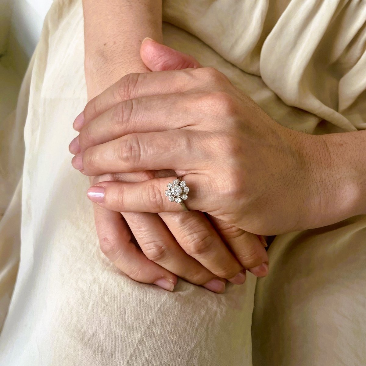 Bague Marguerite diamants en or blanc et platine - Castafiore