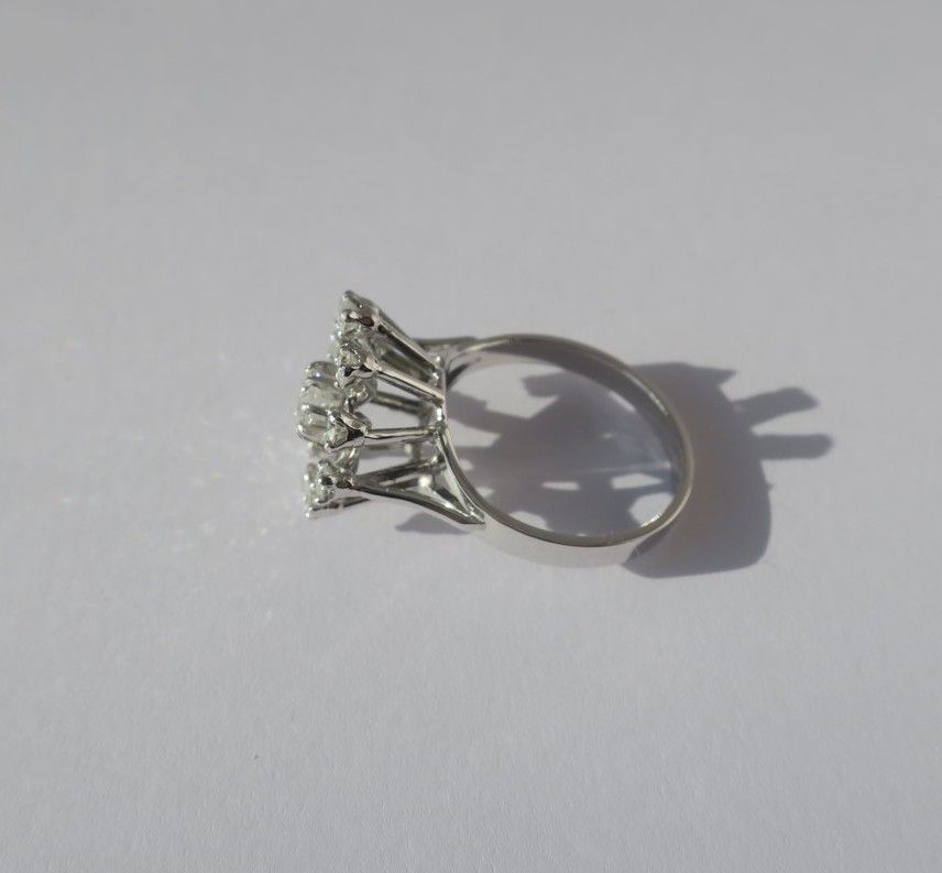 Bague Marguerite Diamants Or blanc et Platine - Castafiore
