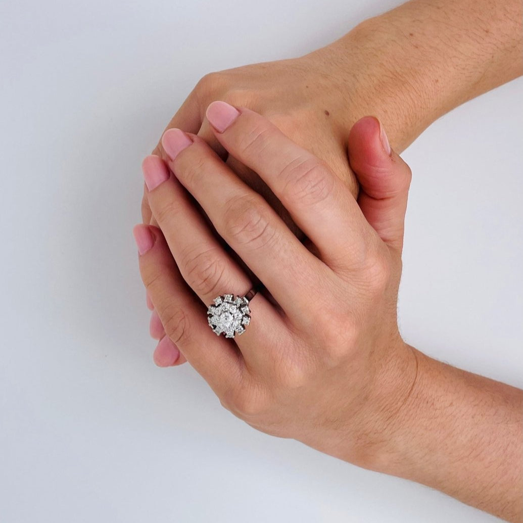 Bague Marguerite double halo diamants en or blanc - Castafiore