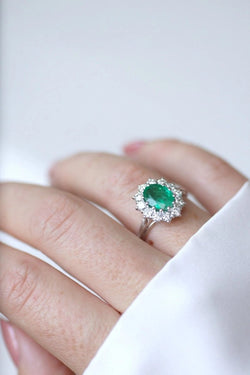 Bague marguerite émeraude & diamants - Castafiore