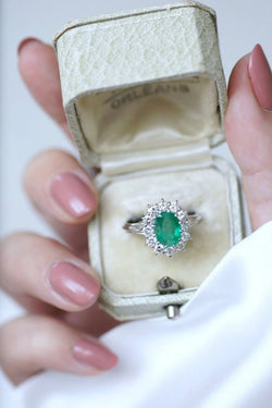 Bague marguerite émeraude & diamants - Castafiore