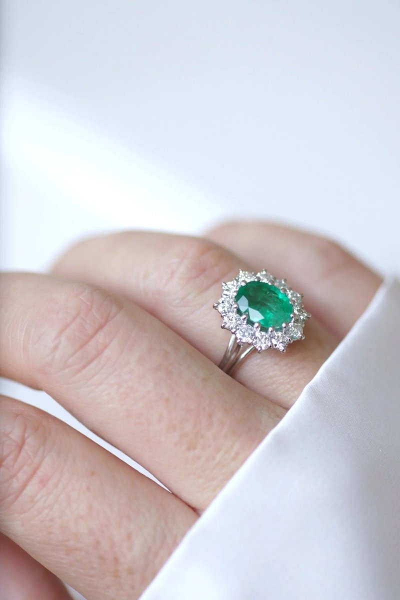 Bague marguerite émeraude & diamants - Castafiore