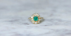 Bague marguerite émeraude et diamants - Castafiore