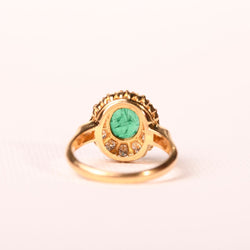 Bague marguerite émeraude et diamants en or jaune - Castafiore