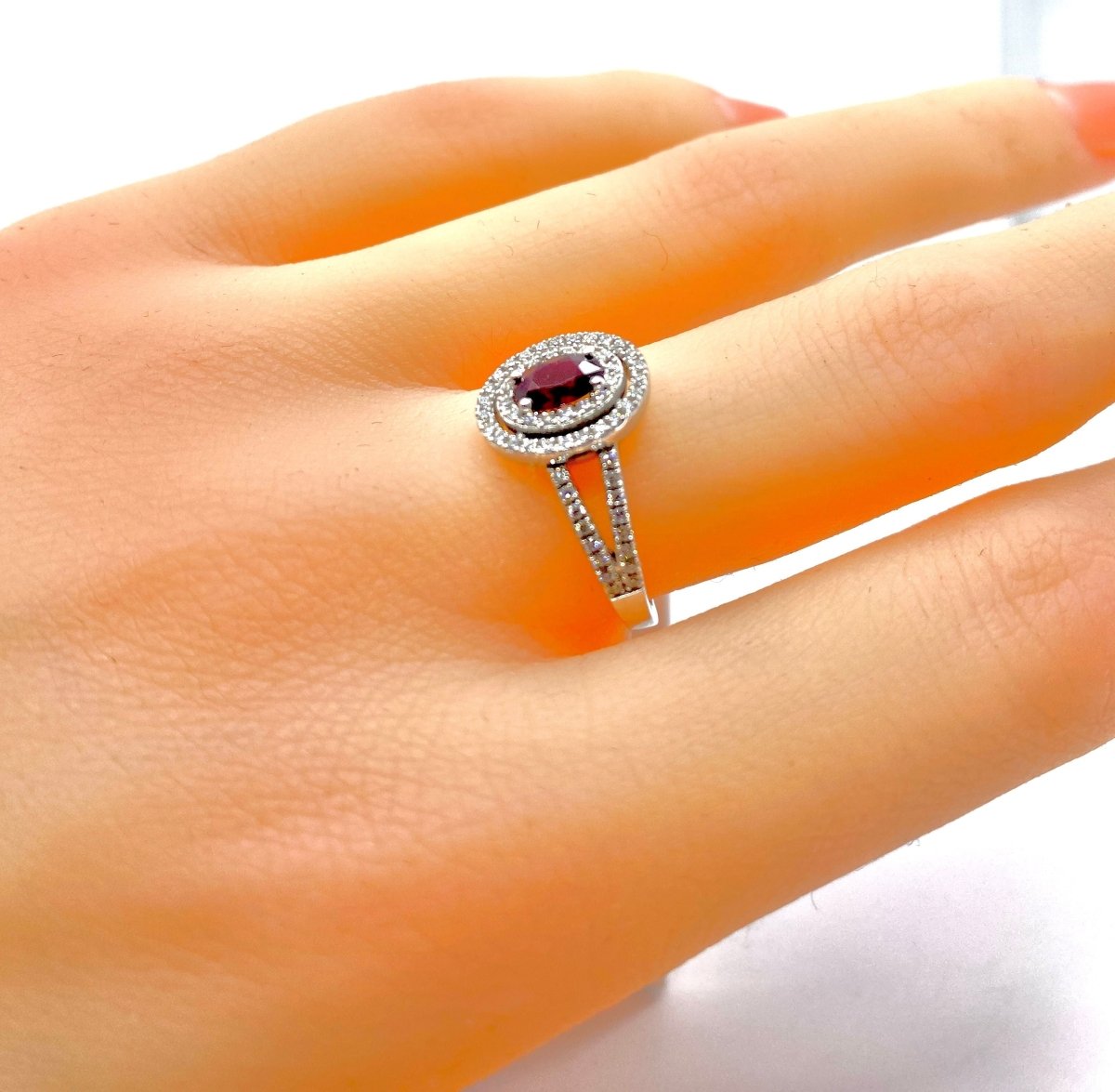 Bague marguerite en or 18 carats en rubis et diamants - Castafiore