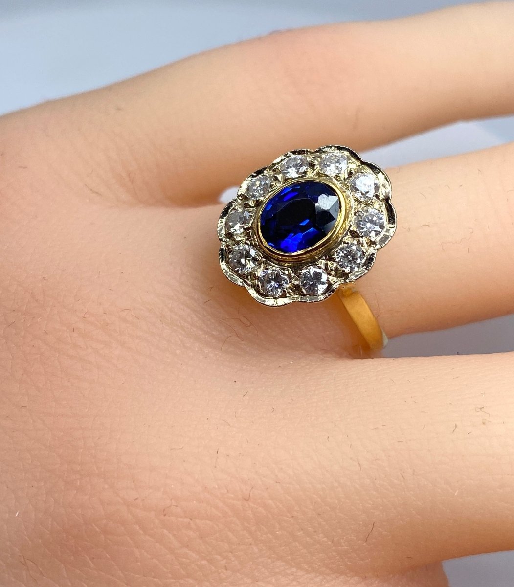 Bague marguerite en or 18 carats en saphir et diamants - Castafiore