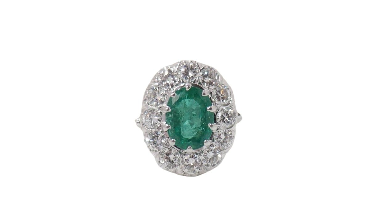 Bague Marguerite en or blanc, émeraude et diamants - Castafiore