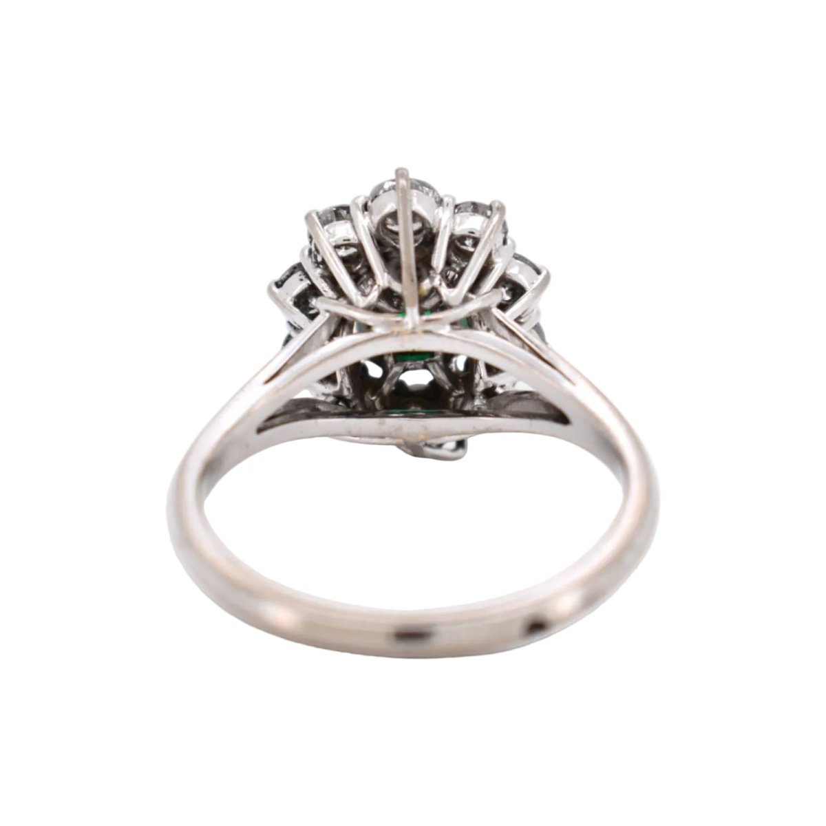 Bague Marguerite en or blanc, émeraude et diamants - Castafiore