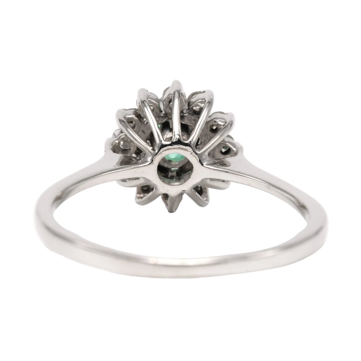 Bague Marguerite en or blanc, émeraudes et diamants - Castafiore