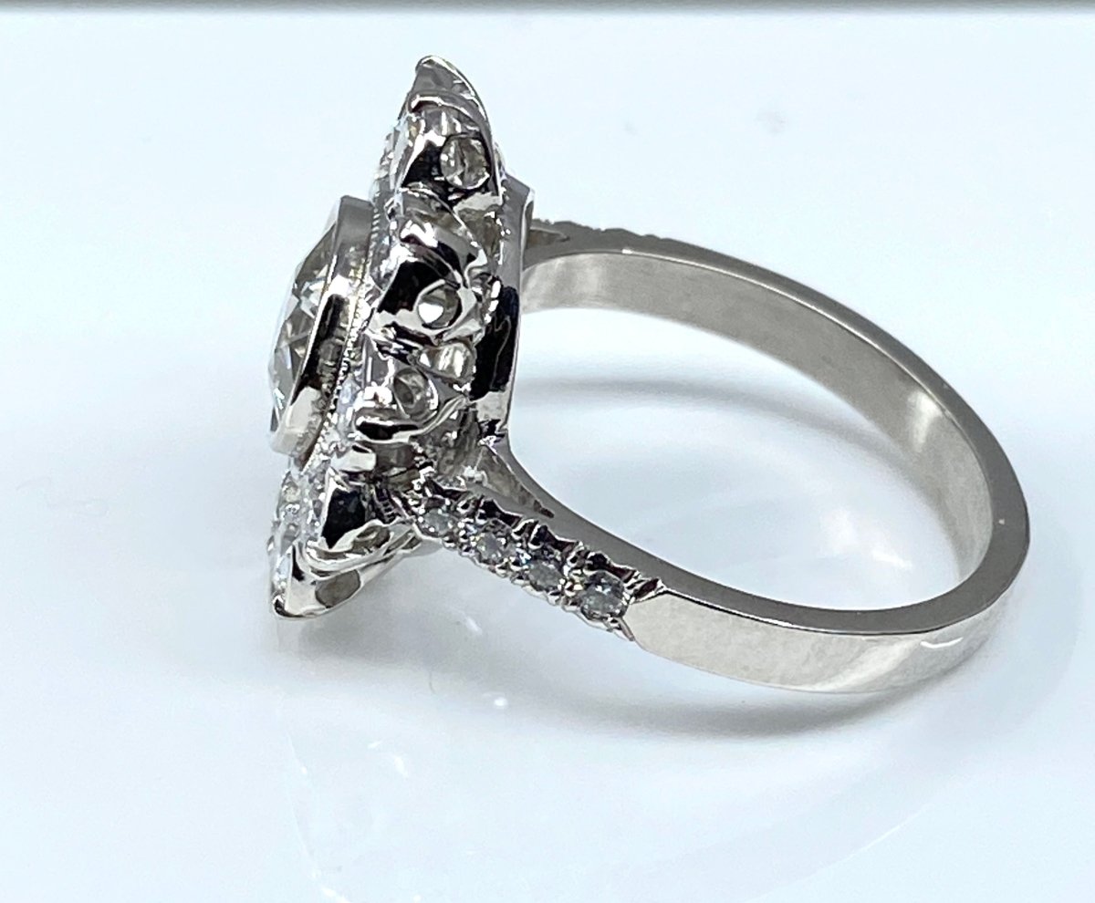 Bague marguerite en or blanc et diamant - Castafiore