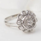 Bague marguerite en or blanc et diamants - Castafiore