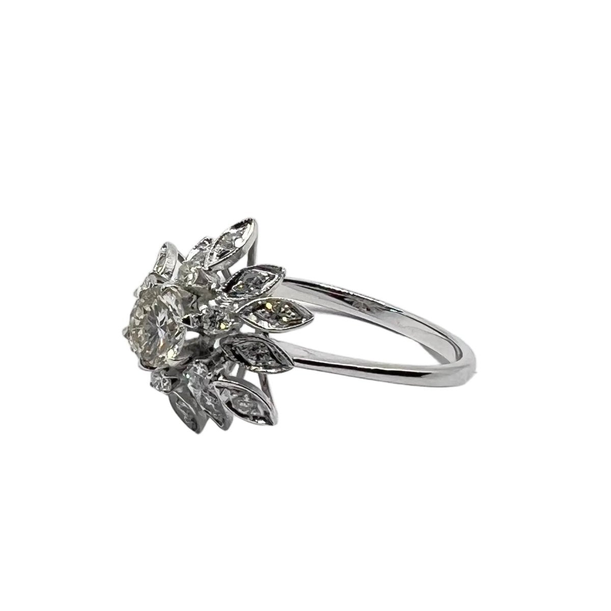 Bague Marguerite en or blanc et diamants - Castafiore