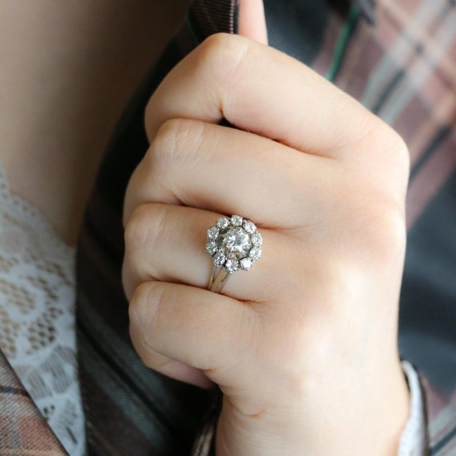 Bague Marguerite en or blanc et diamants