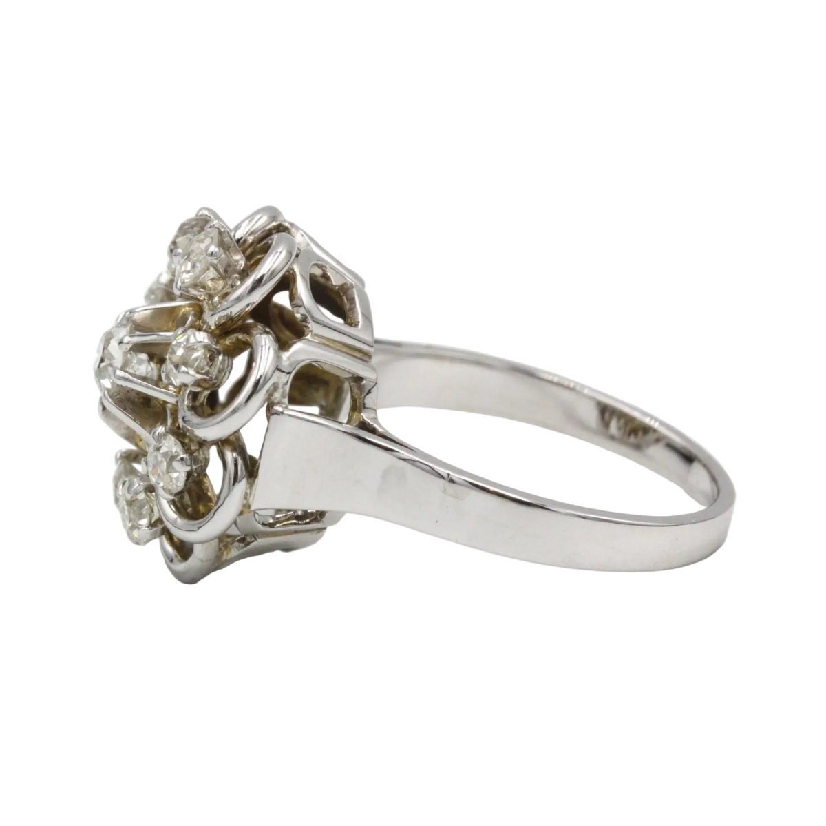 Bague Marguerite en or blanc et diamants - Castafiore