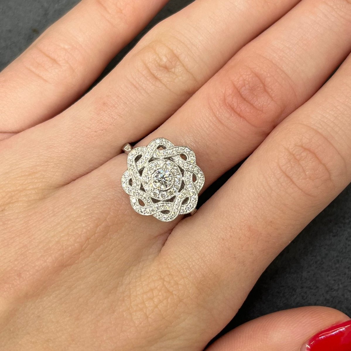 Bague Marguerite en or blanc et diamants - Castafiore