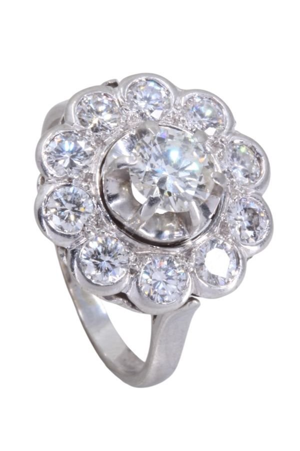 Bague marguerite en or blanc et diamants - Castafiore
