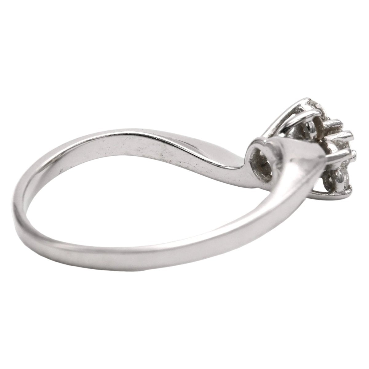 Bague Marguerite en or blanc et diamants - Castafiore