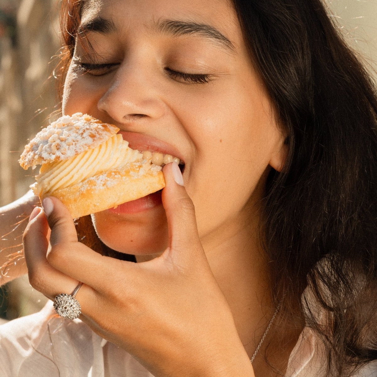 Bague Marguerite en or blanc et diamants - Castafiore