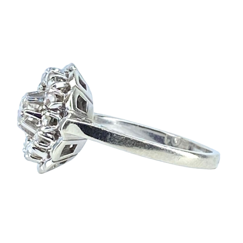 Bague marguerite en or blanc et platine diamants - Castafiore