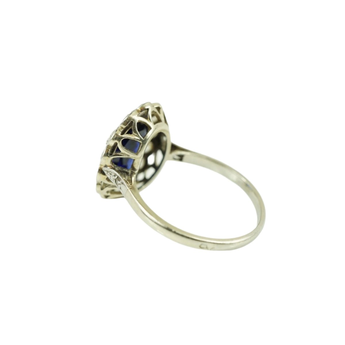 Bague Marguerite en or blanc et platine saphir et diamants - Castafiore
