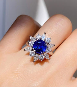 Bague Marguerite en or blanc et saphir - Castafiore