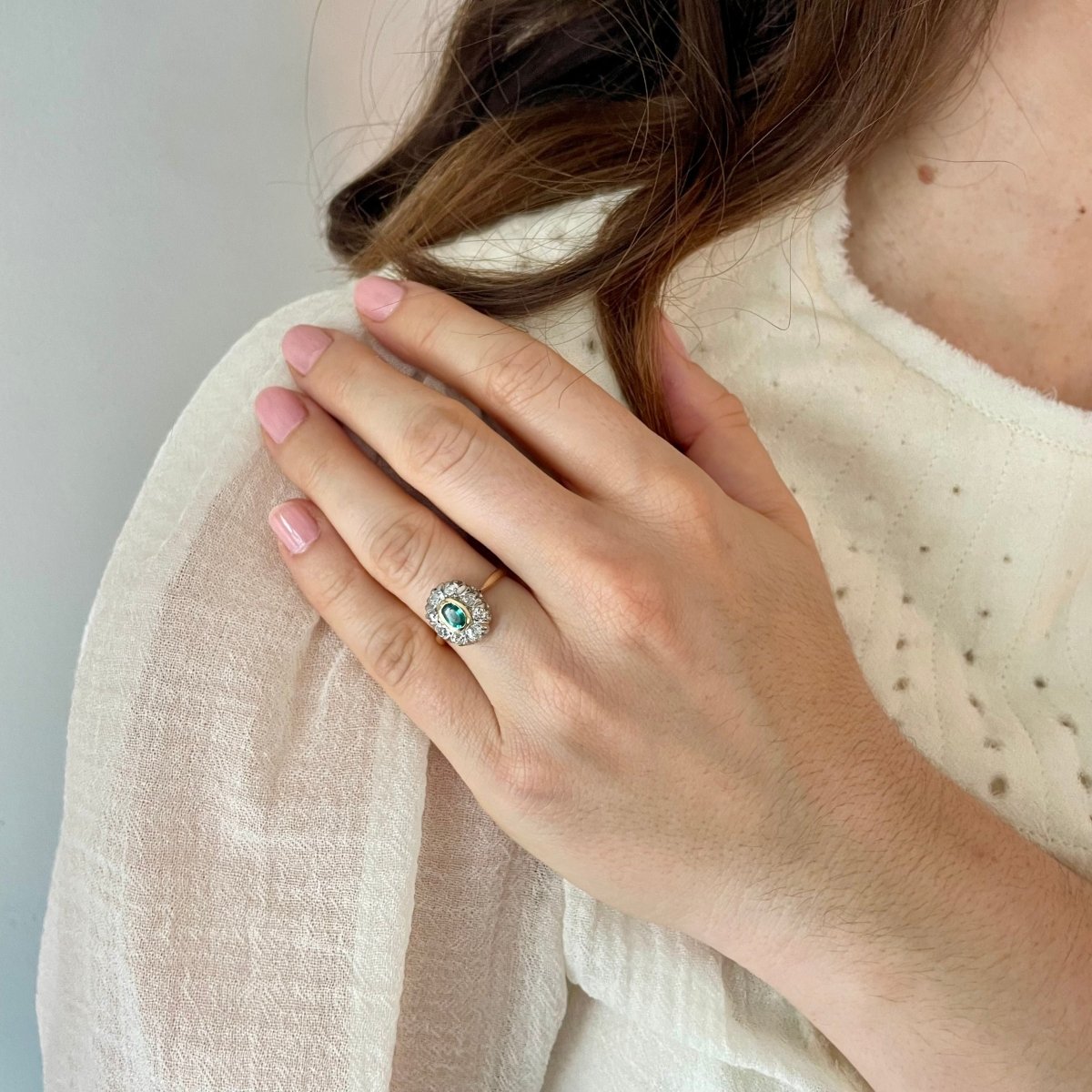 Bague Marguerite en or blanc, or jaune, émeraude et diamants - Castafiore