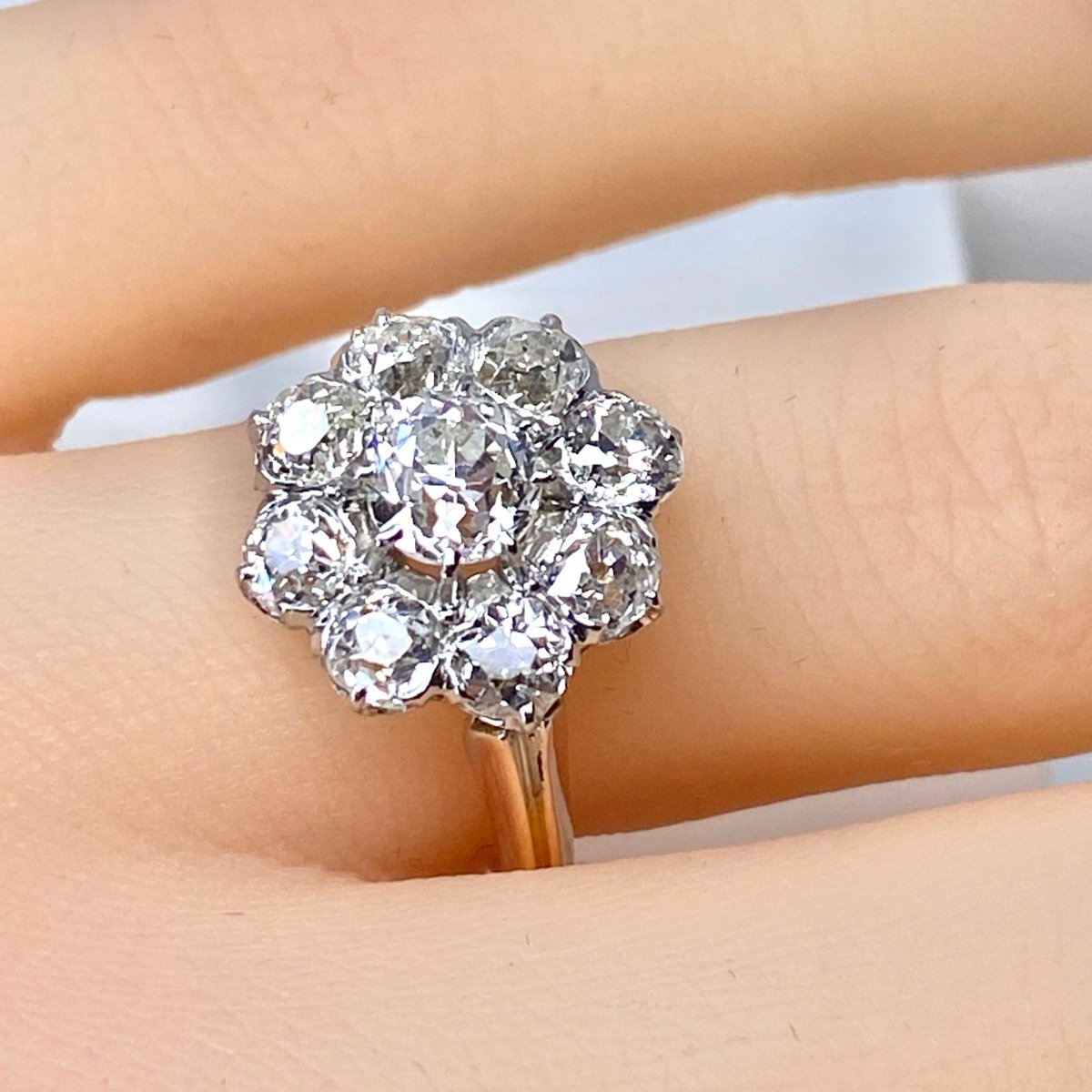 Bague Marguerite en or blanc, or rose et diamants - Castafiore