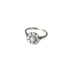 Bague Marguerite en or blanc, perle, et diamants - Castafiore