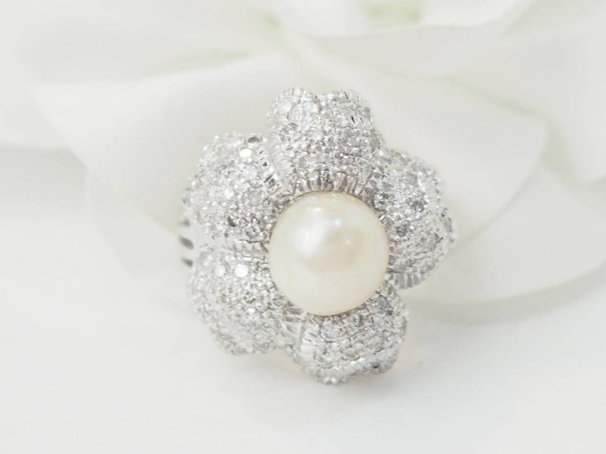 Bague Marguerite en or blanc, perle et diamants - Castafiore
