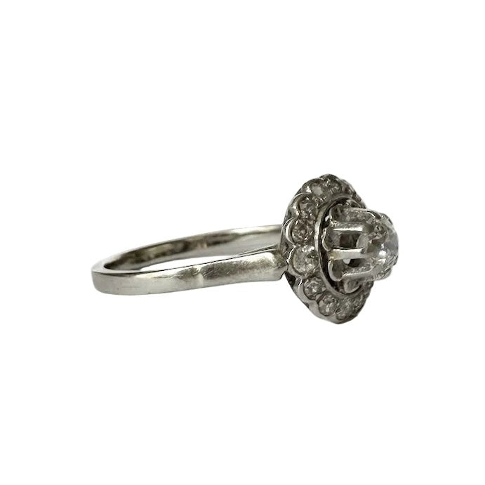 Bague Marguerite en or blanc, platine et diamants - Castafiore