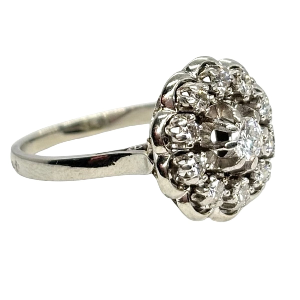 Bague Marguerite en or blanc, platine et diamants - Castafiore